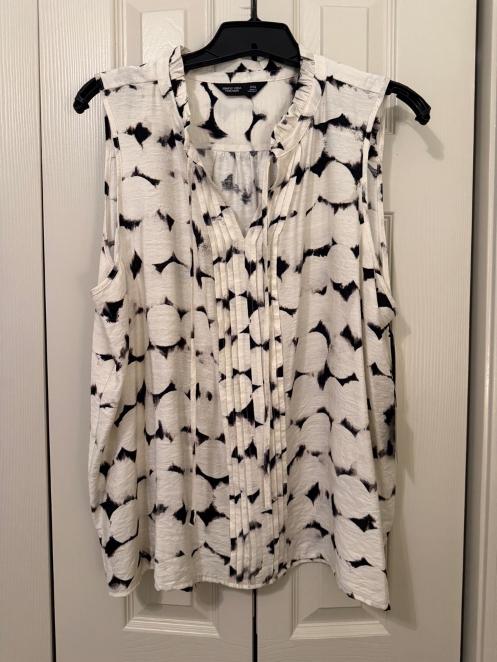 Vera Wang White & Black Patterned Sleeveless Women's Top